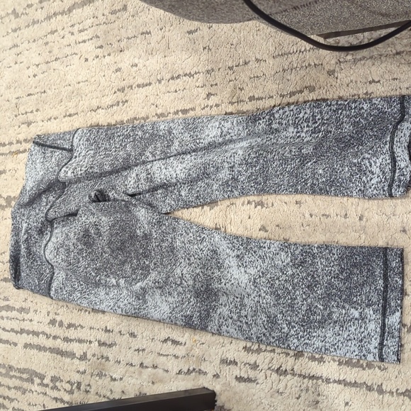 Lululemon Wunder Under Crop (Hi-Rise)Luon Spray Jacquard White Black - Picture 7 of 7